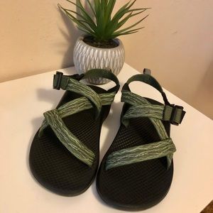 Green chacos 🦎